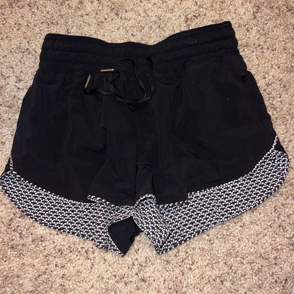 size 4 reversible Lululemon shorts